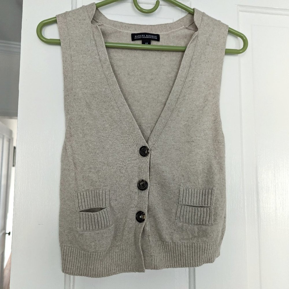 Cashmere sweater vest